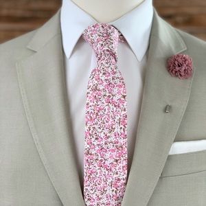 Men’s Slim White & Pink Ditzy Style Floral Necktie